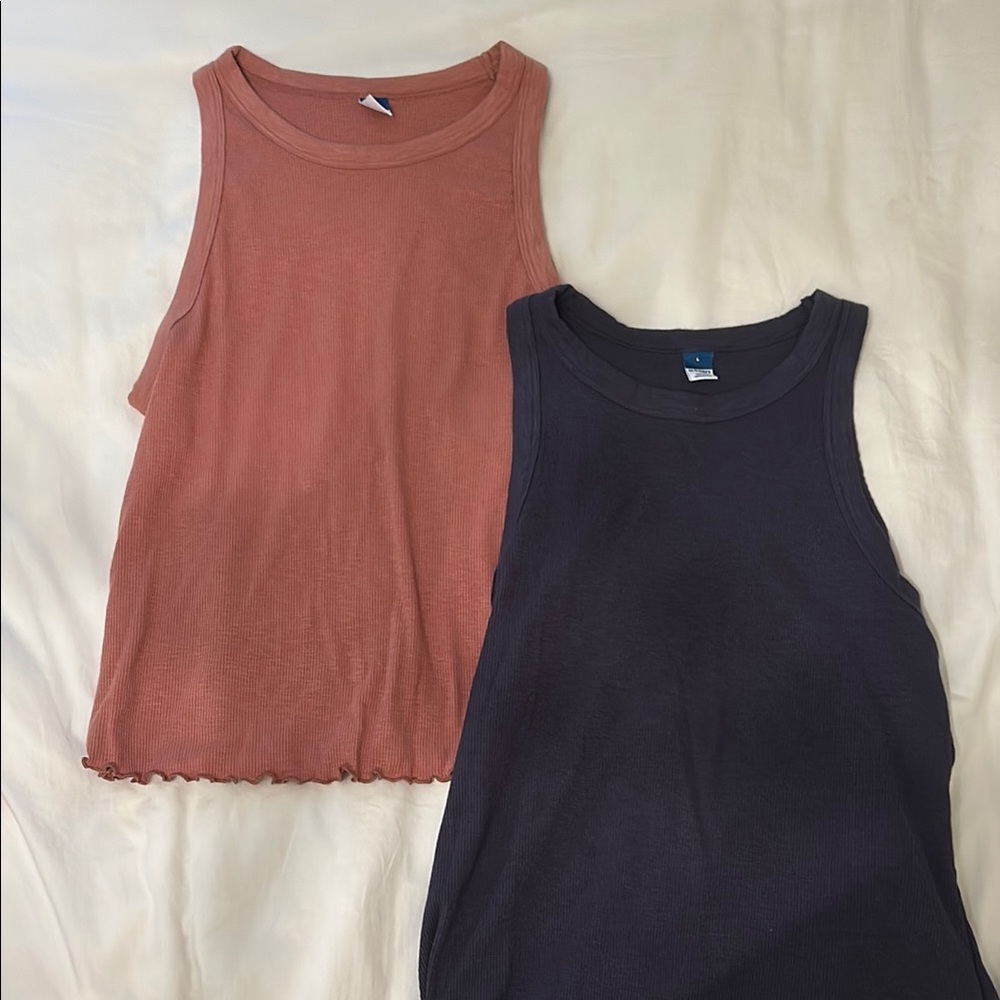 Old Navy Set of 2 Sleeveless Tank Tops